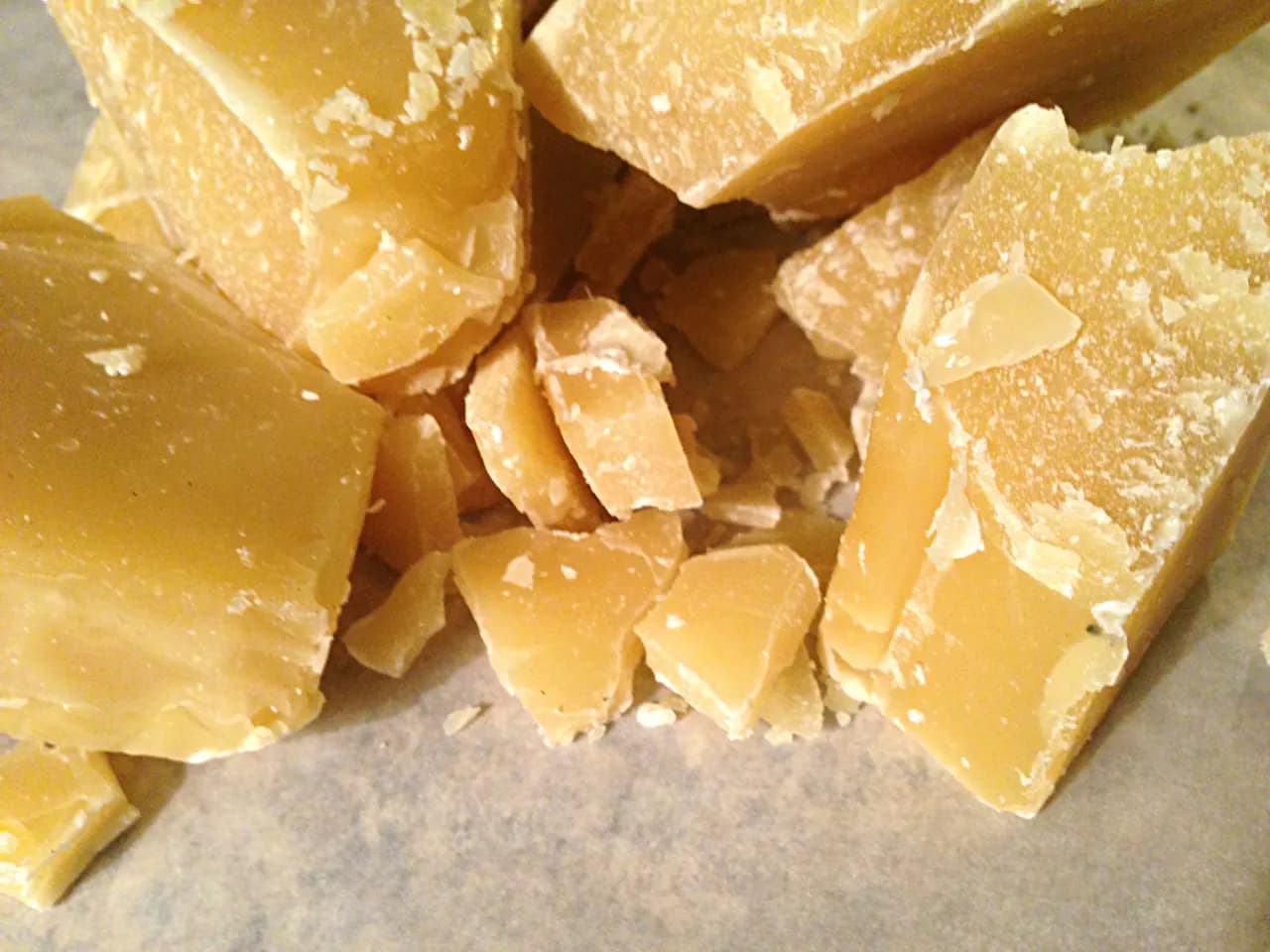 Beeswax Benefits: Health, Beauty, and Beyond